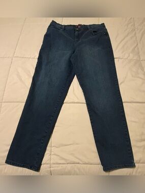 Women's Gloria Vanderbilt Amanda Classic Dark-Wash Mid Rise Blue Jeans size 16WL